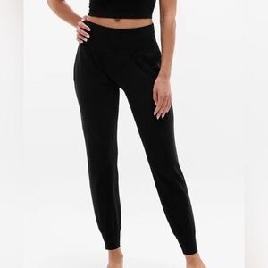 Athleta Salutation Jogger Powervita Black High Rise Size M